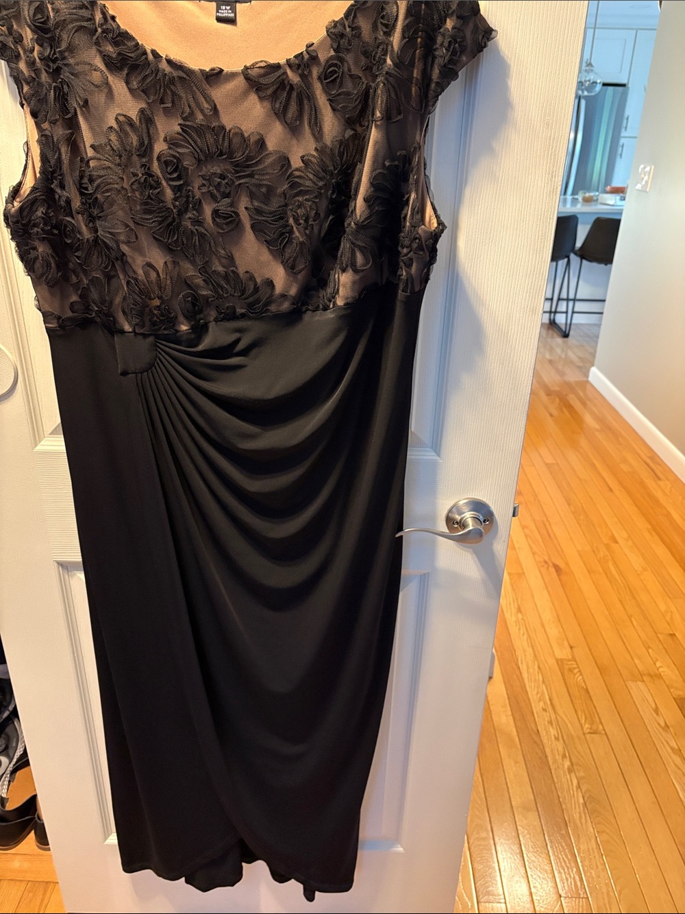 connected apparel Black & Nude Floral-Overlay Midi Dress